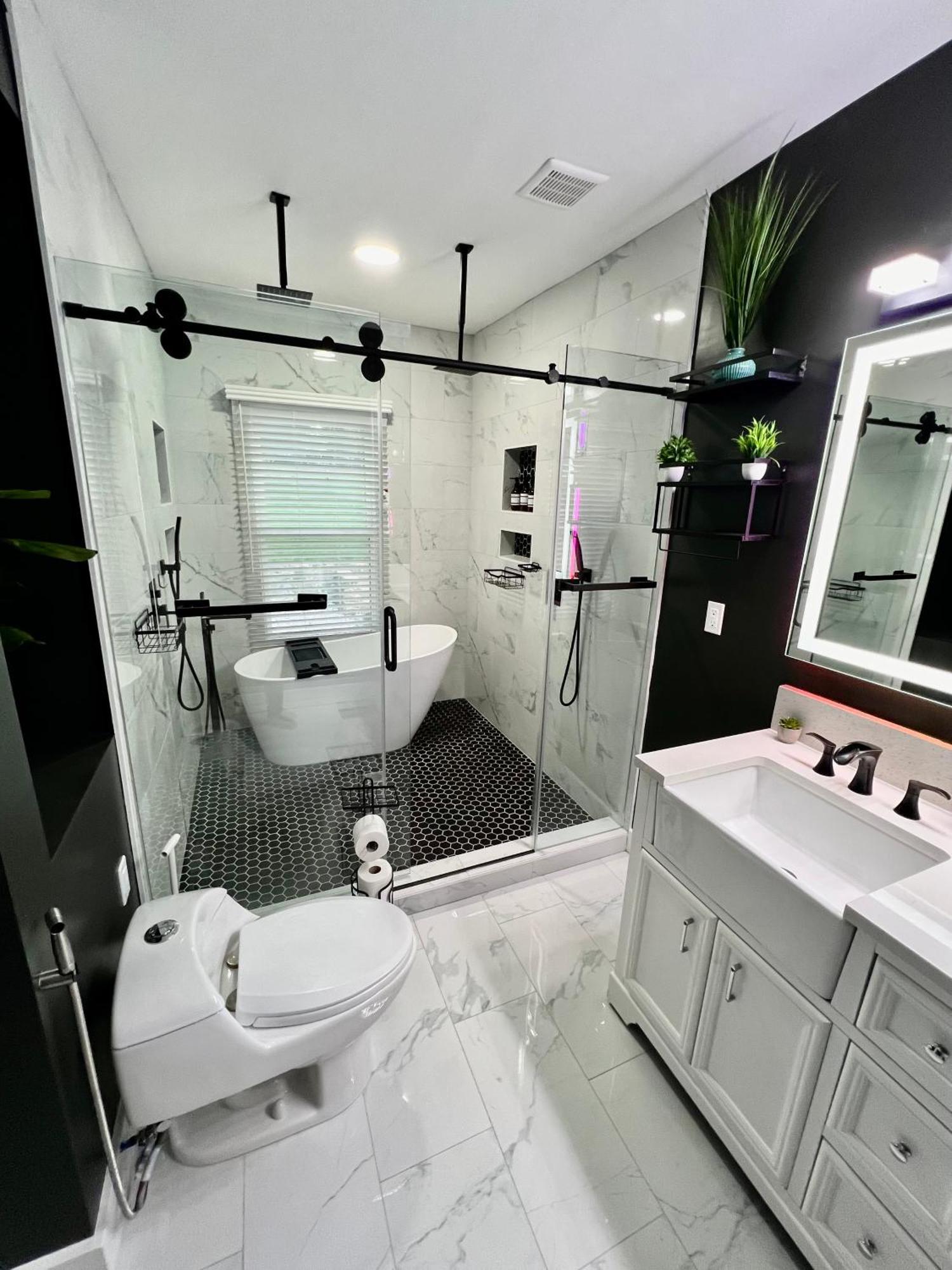 Charming 2Br 2Ba 10 Min Dt Airport By Lsp Homes أتلانتا المظهر الخارجي الصورة