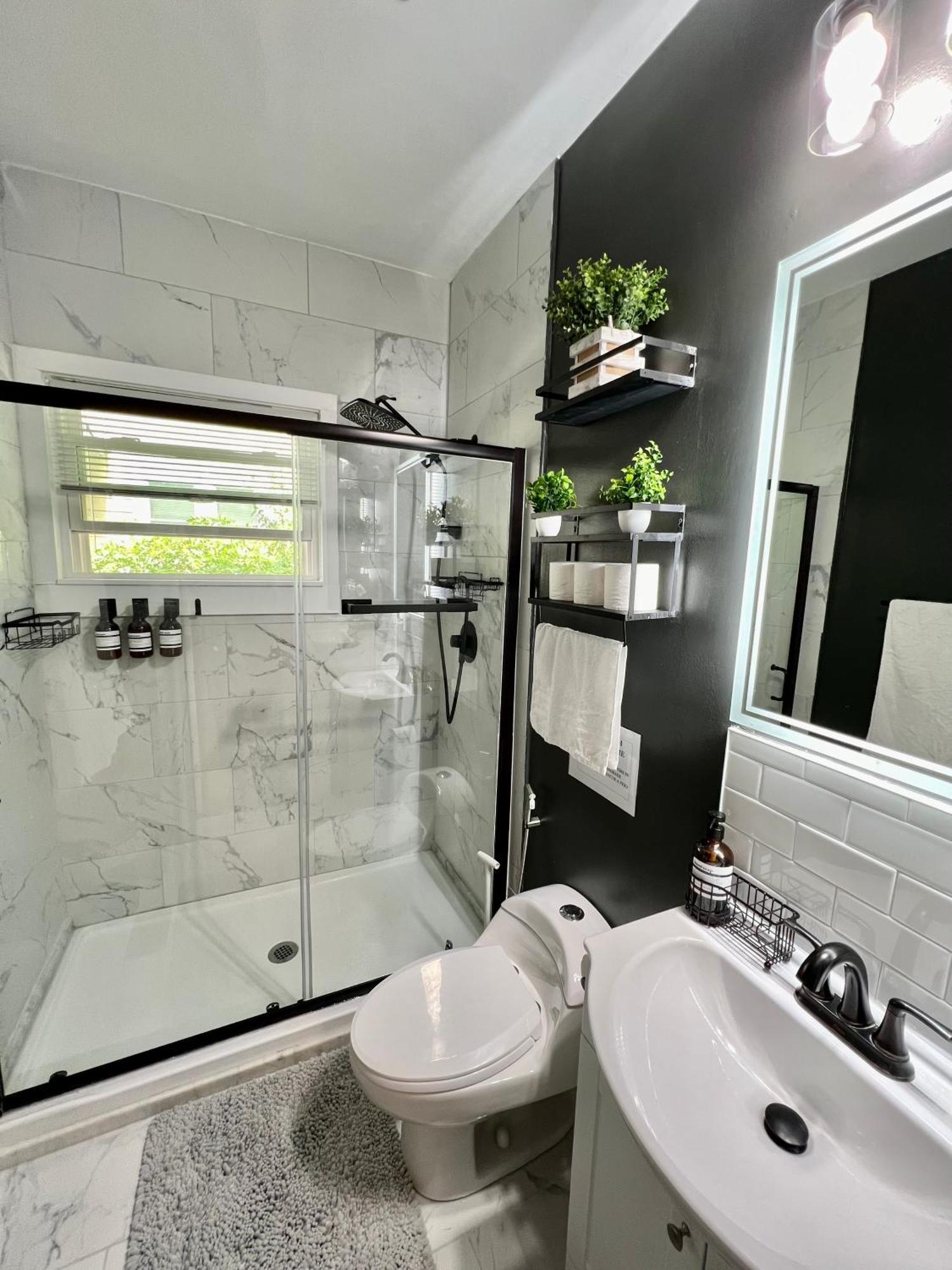 Charming 2Br 2Ba 10 Min Dt Airport By Lsp Homes أتلانتا المظهر الخارجي الصورة