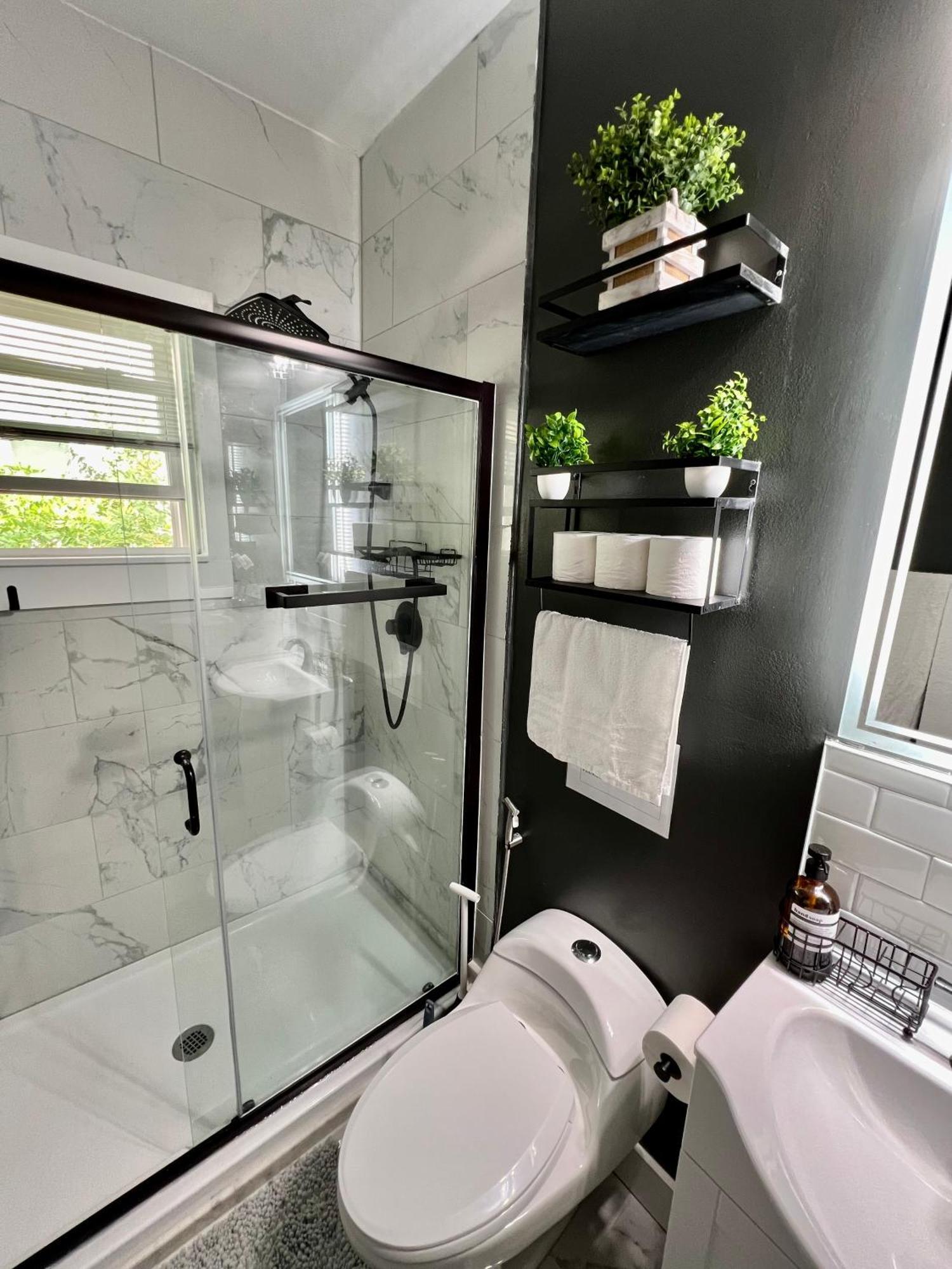 Charming 2Br 2Ba 10 Min Dt Airport By Lsp Homes أتلانتا المظهر الخارجي الصورة