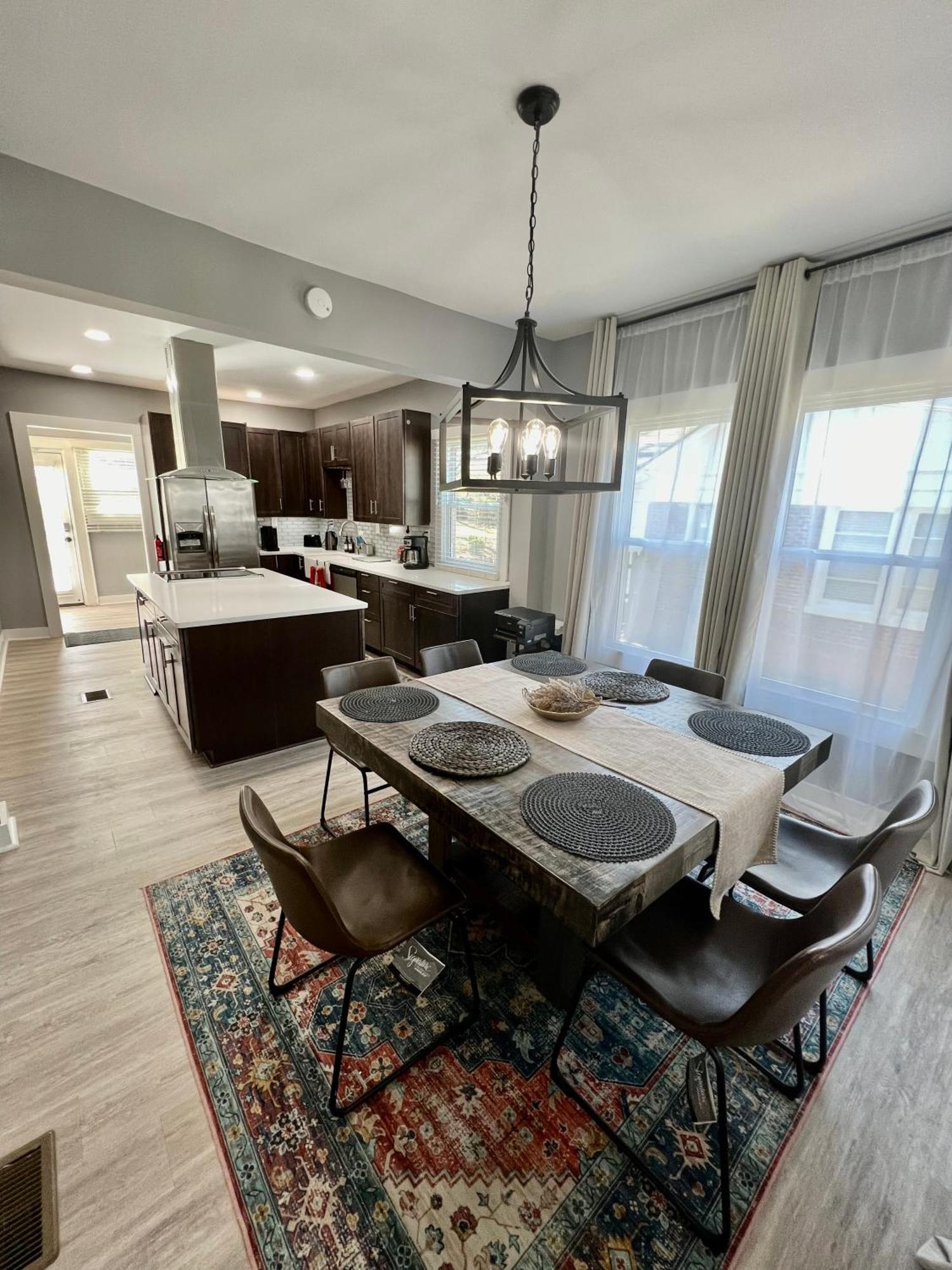Charming 2Br 2Ba 10 Min Dt Airport By Lsp Homes أتلانتا المظهر الخارجي الصورة